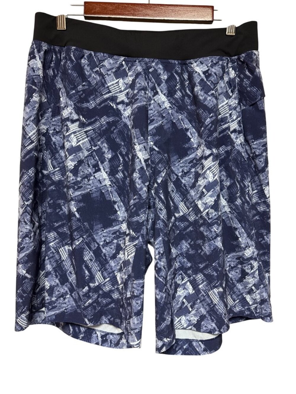 Lululemon Pace Breaker Shorts Blue & White Abstract Print Large Men's Athletic